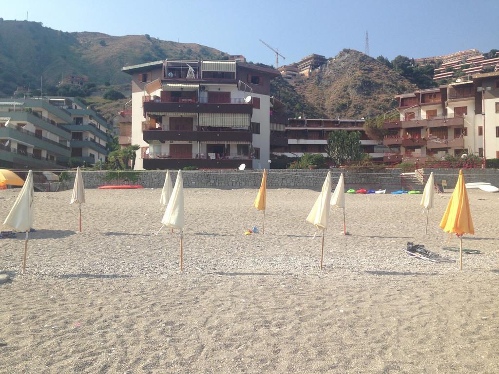 Sea Beach Taormina Apartment Letojanni Exterior foto